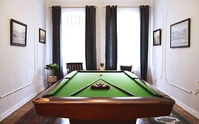 Unique Spacious Classic 3 Bedroom Midtown Apartment ! Billiard Room !